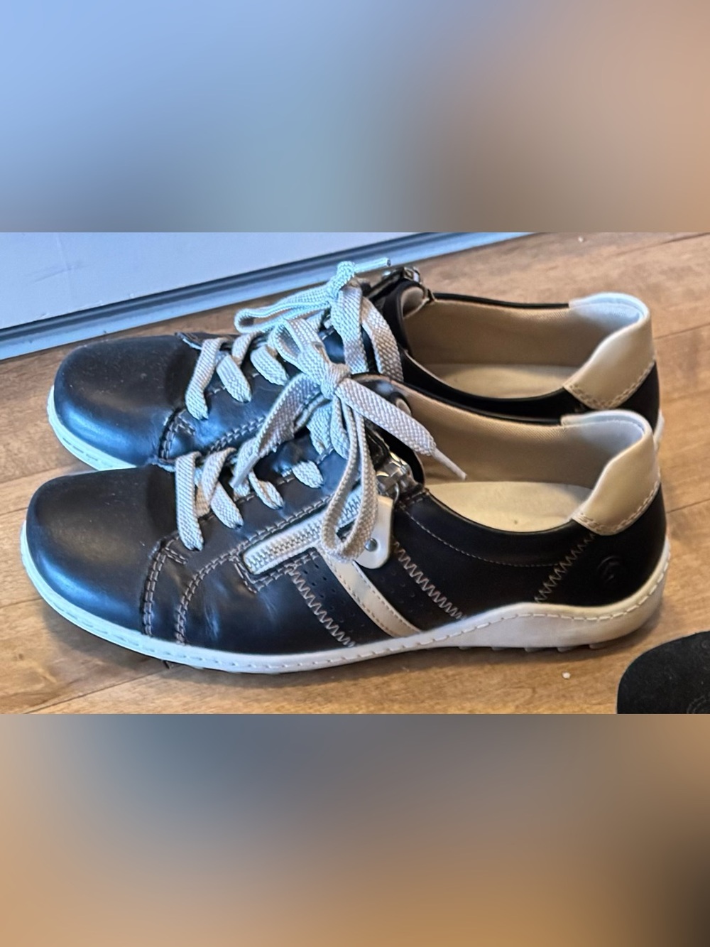 Remonte Women's Black Lace-Up Sneakers with Cream/tan Accents
